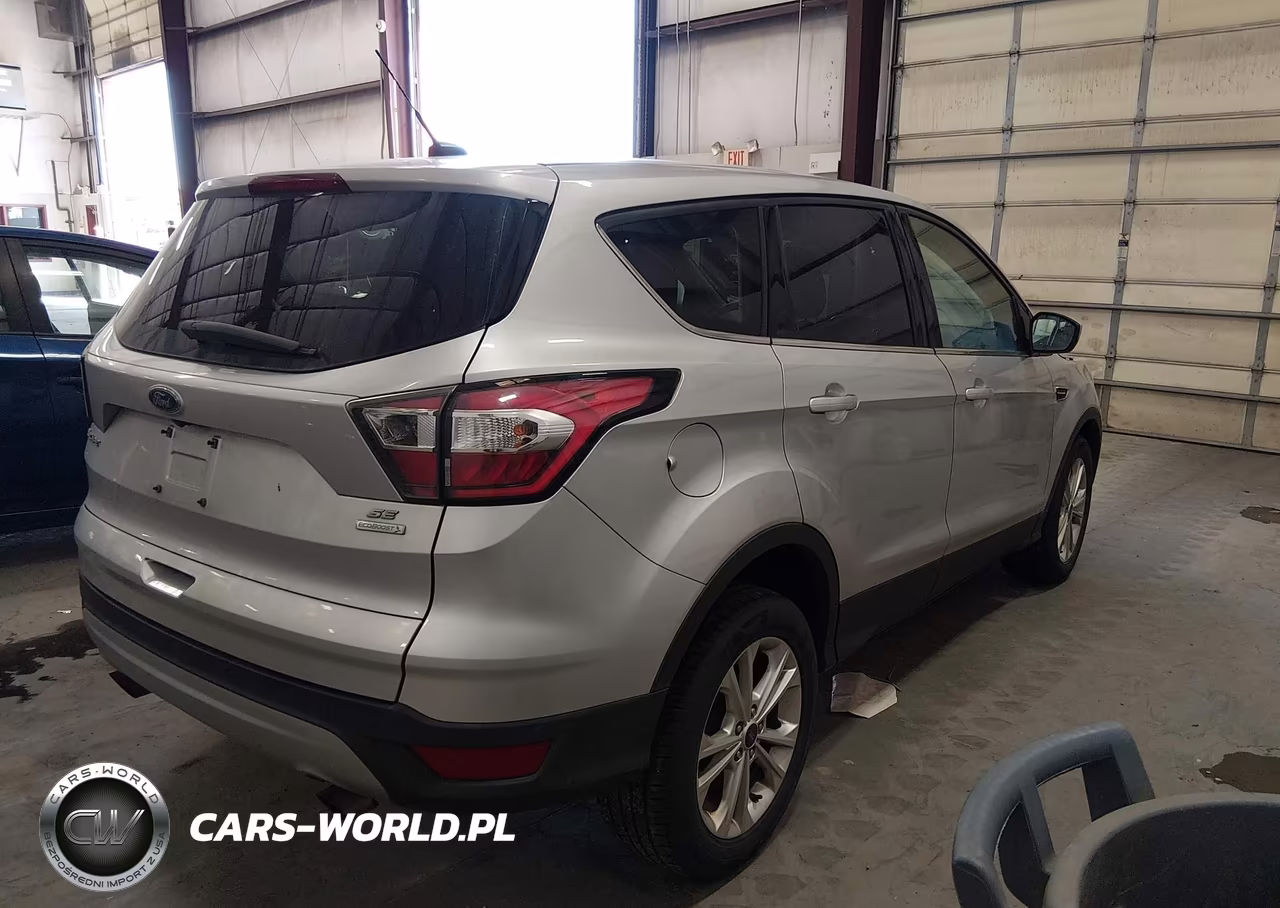 2017 Ford Escape Se VIN:1FMCU0GD2HUB28587 - 16