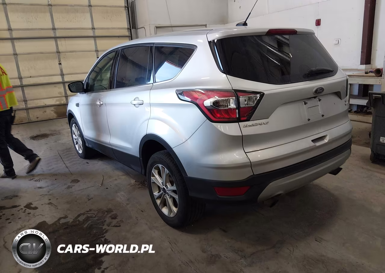 2017 Ford Escape Se VIN:1FMCU0GD2HUB28587 - 3