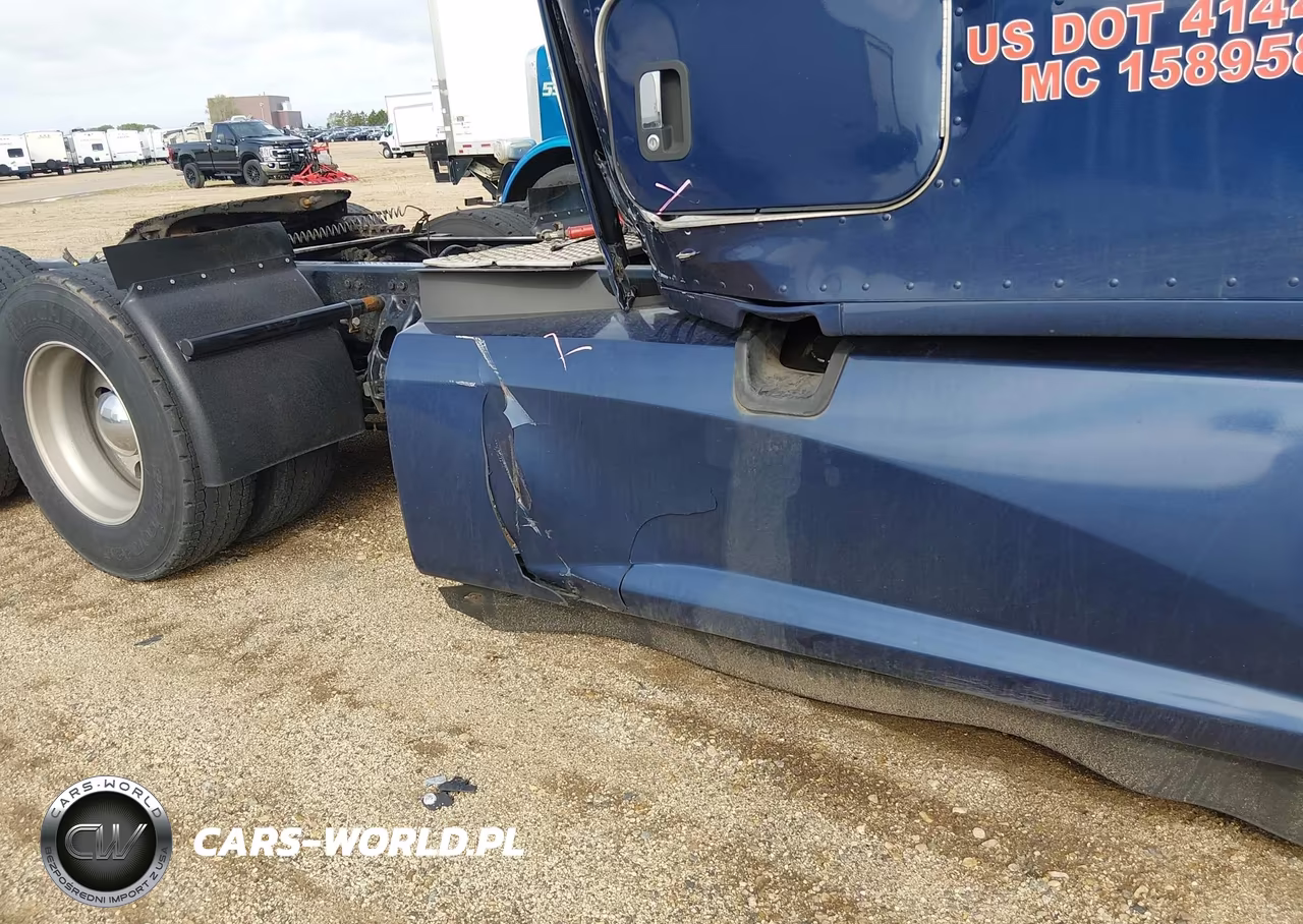 2020 Kenworth T680 VIN:1XKYDP9X3LJ355103 - 11