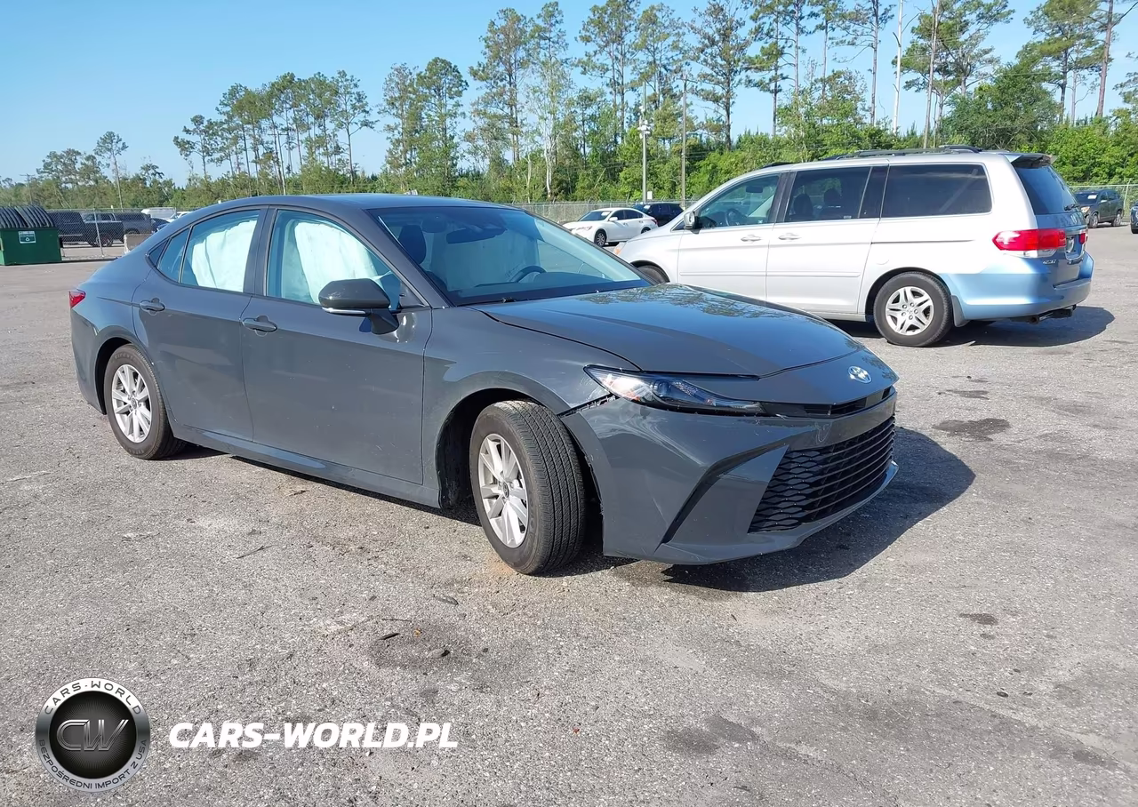 2025 Toyota Camry Le – zdjęcie 1 z 16