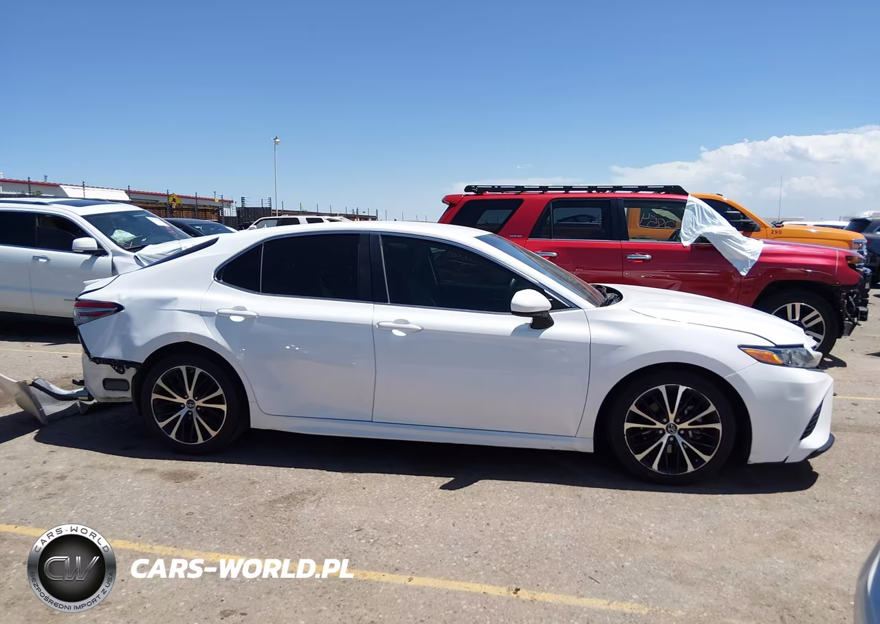 2018 Toyota Camry Se VIN:4T1B11HK6JU112454 - 14