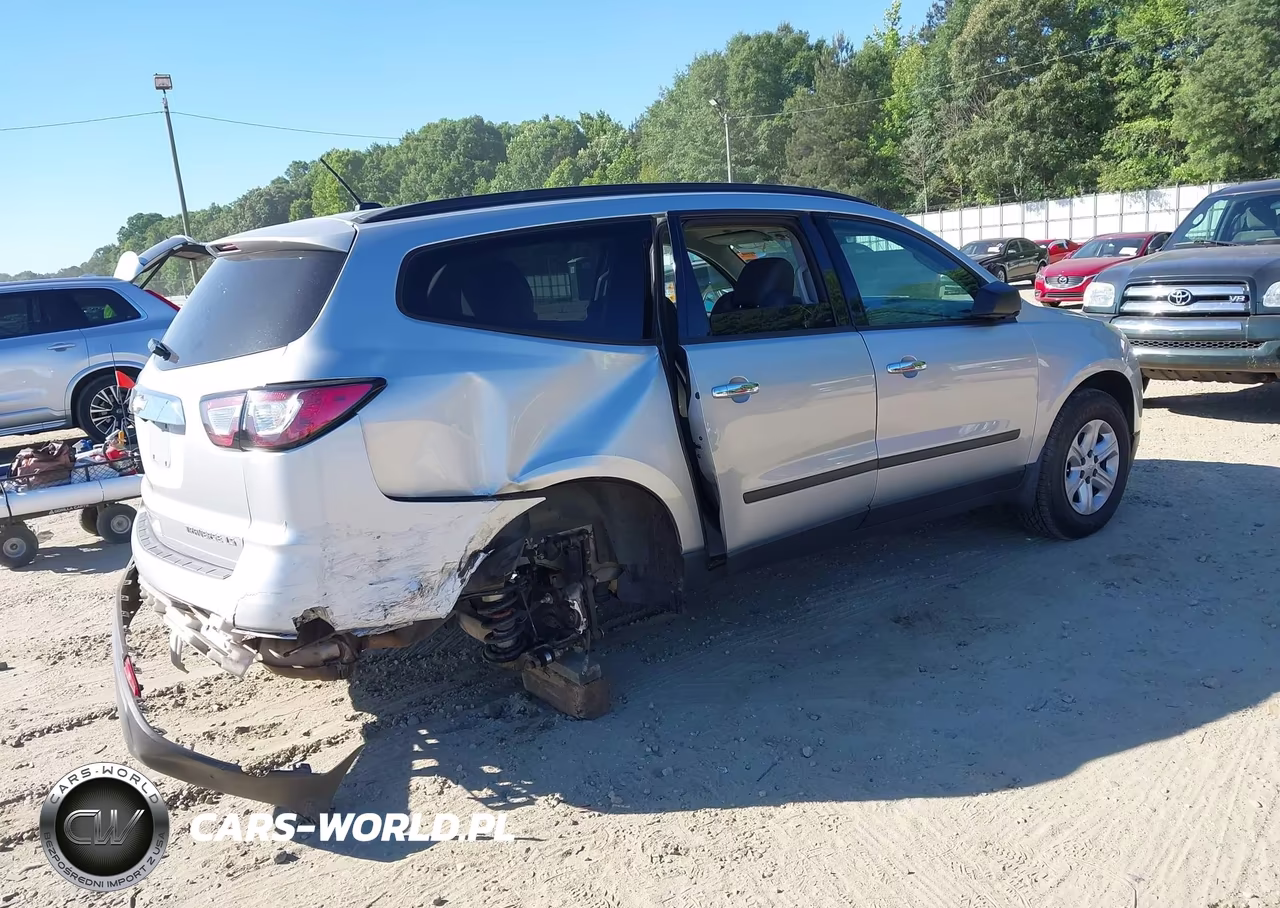 2014 Chevrolet Traverse Ls VIN:1GNKRFEDXEJ235639 - 4