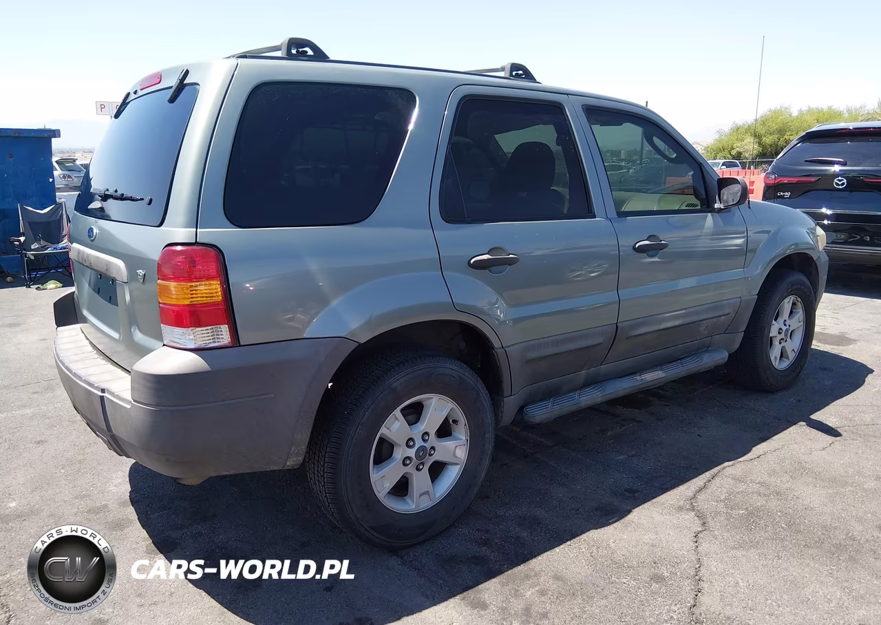 2005 Ford Escape Xlt VIN:1FMCU03185KE32428 - 4