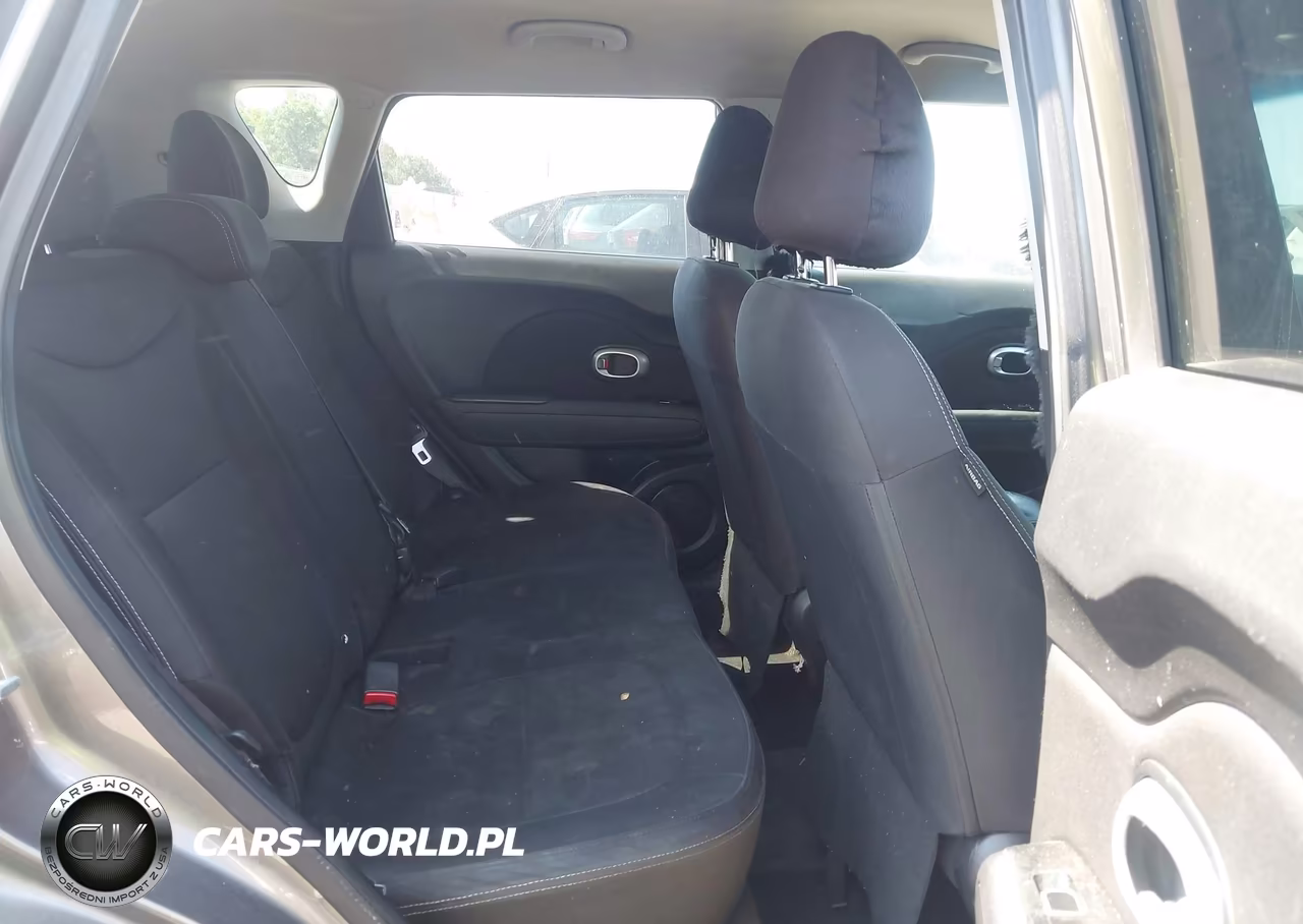 2018 Kia Soul VIN:KNDJN2A23J7572738 - 8