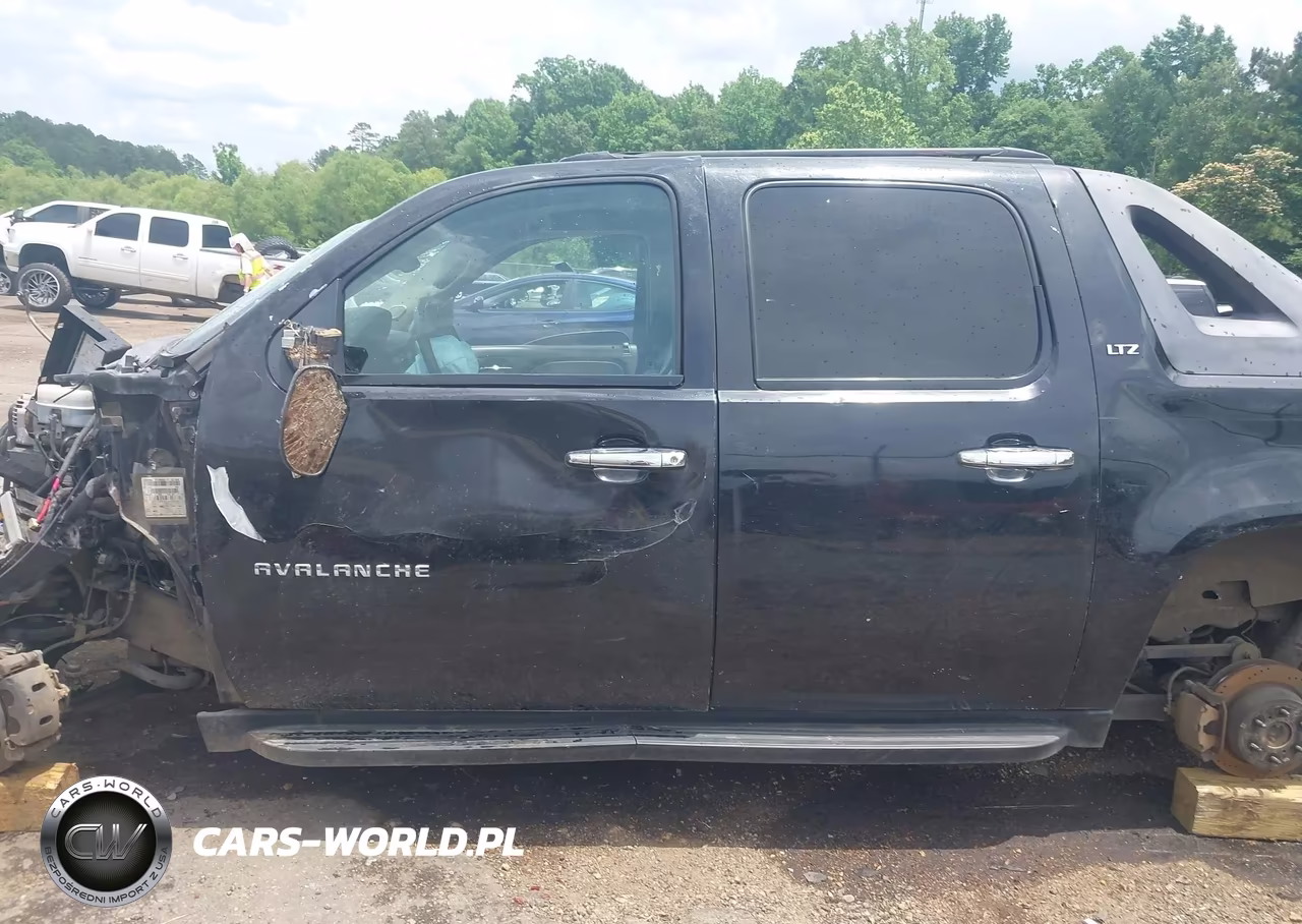 2011 Chevrolet Avalanche 1500 Ltz VIN:3GNMCGE04BG105155 - 14