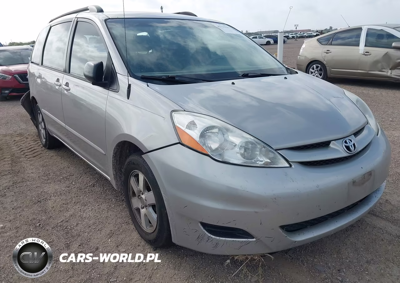 2009 Toyota Sienna Le – zdjęcie 1 z 17