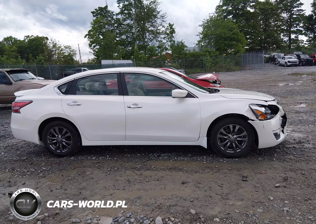 2015 Nissan Altima 2.5 S VIN:1N4AL3APXFC443116 - 13
