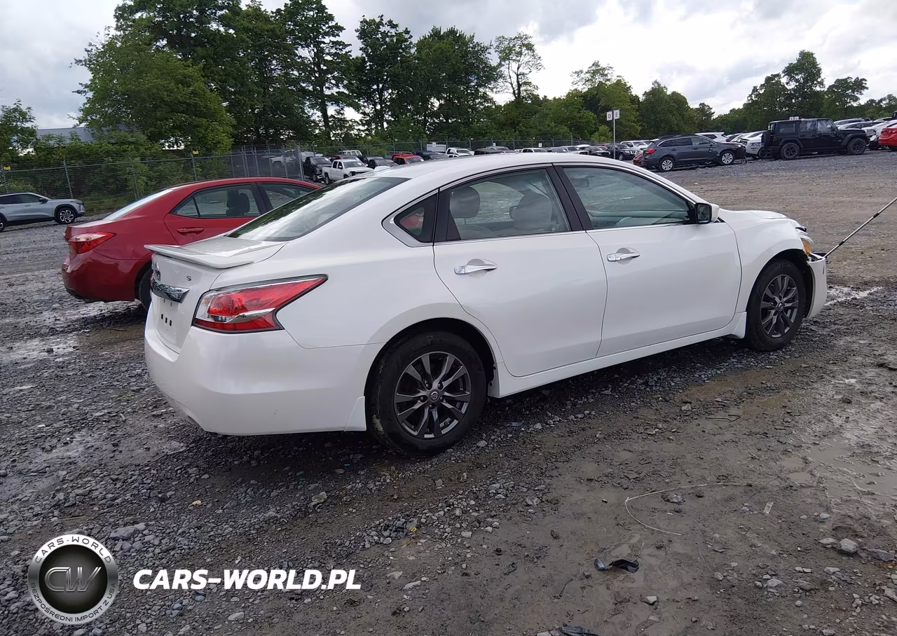 2015 Nissan Altima 2.5 S VIN:1N4AL3APXFC443116 - 4
