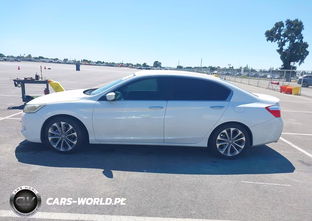 2015 Honda Accord Sport VIN:1HGCR2F5XFA145052 - 14