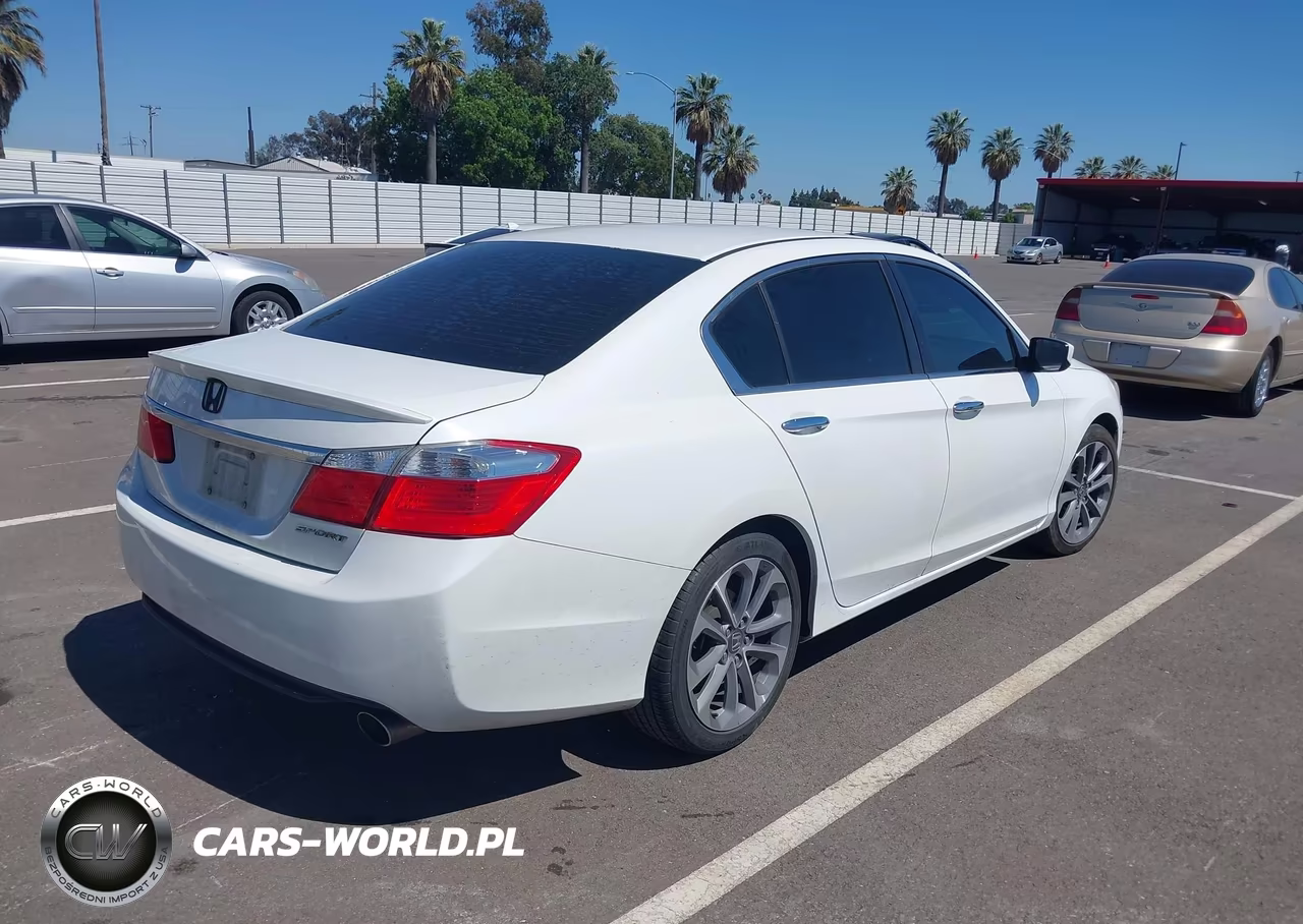 2015 Honda Accord Sport VIN:1HGCR2F5XFA145052 - 4
