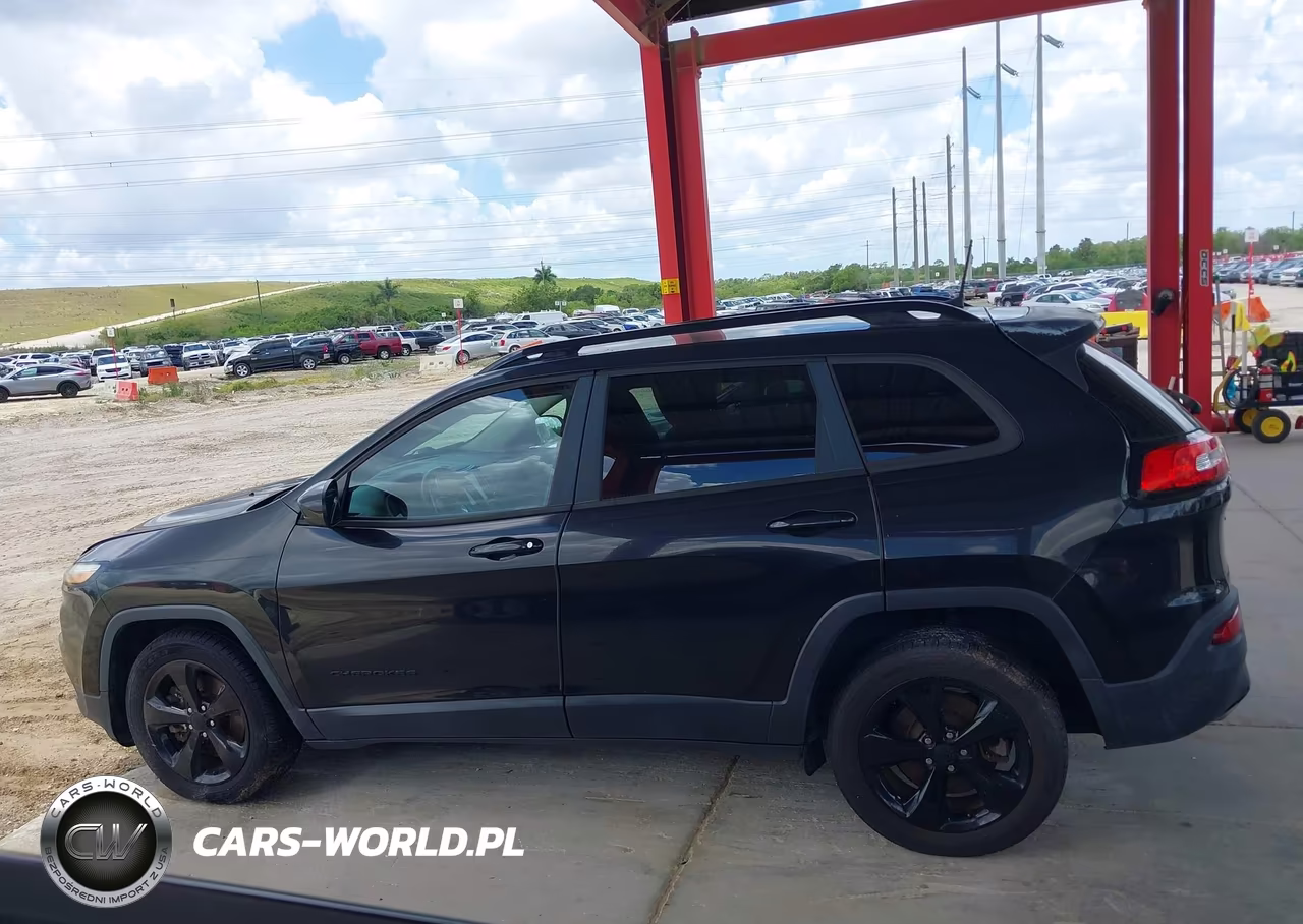 2016 Jeep Cherokee Altitude VIN:1C4PJLCSXGW179374 - 14
