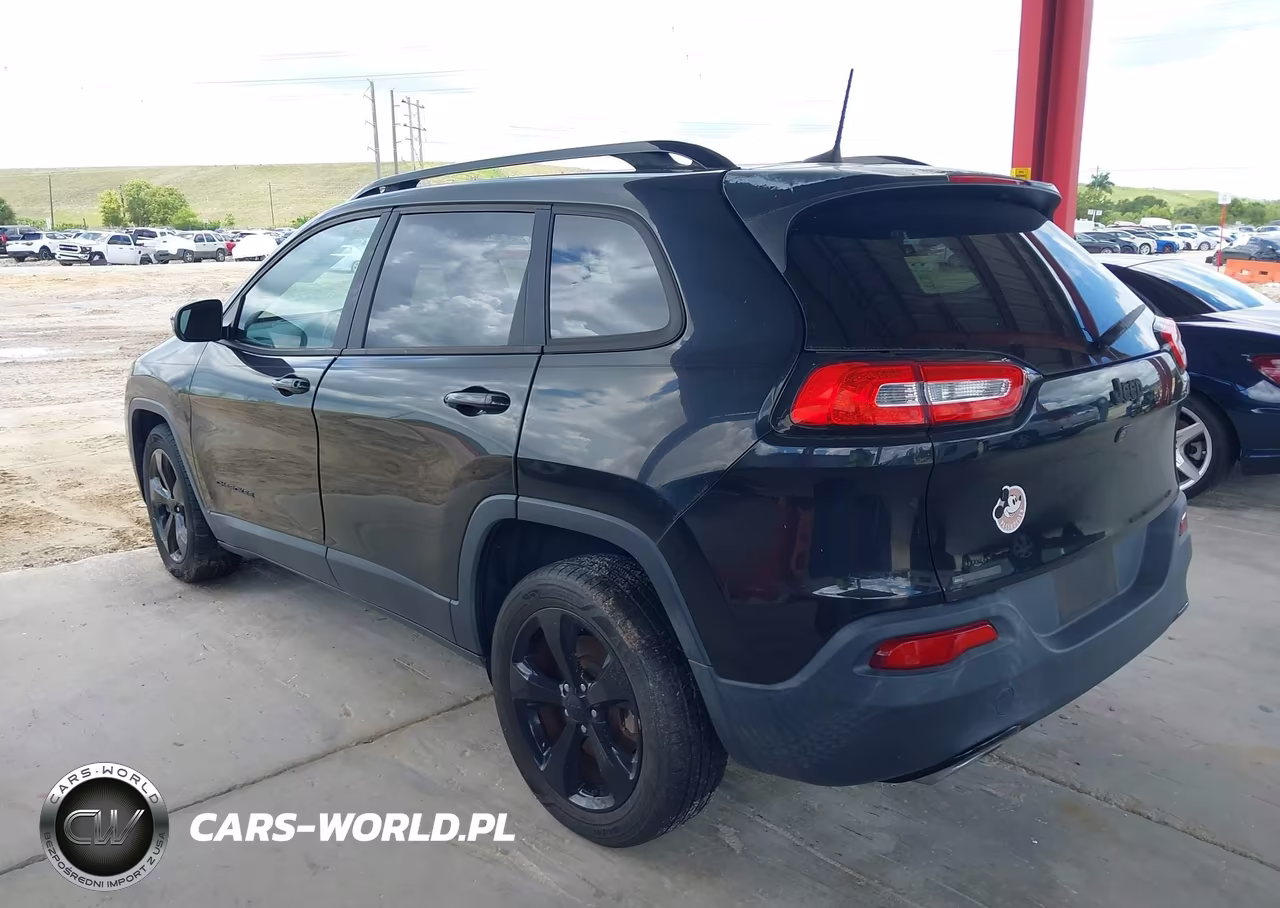 2016 Jeep Cherokee Altitude VIN:1C4PJLCSXGW179374 - 3