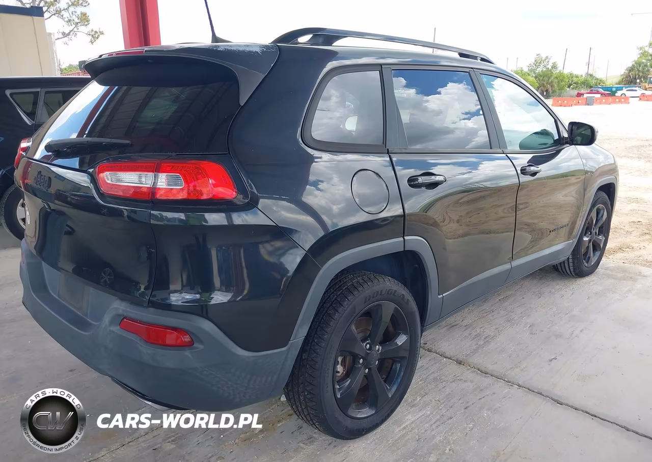 2016 Jeep Cherokee Altitude VIN:1C4PJLCSXGW179374 - 4