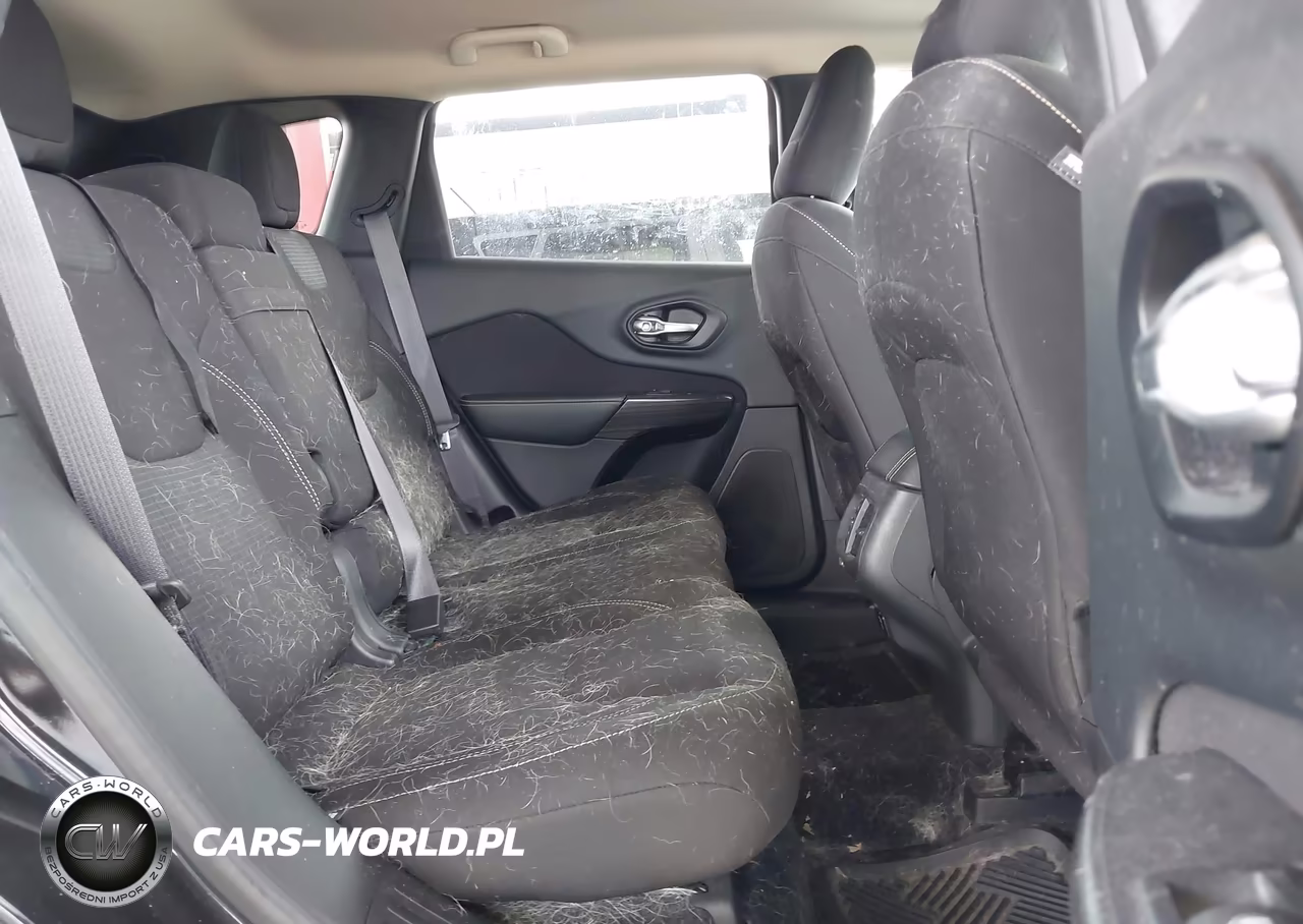 2016 Jeep Cherokee Altitude VIN:1C4PJLCSXGW179374 - 8