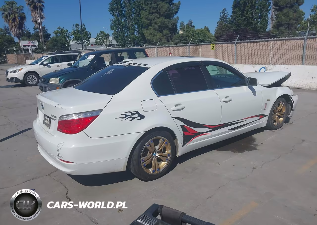 2009 BMW 528I VIN:WBANU53579C121194 - 4