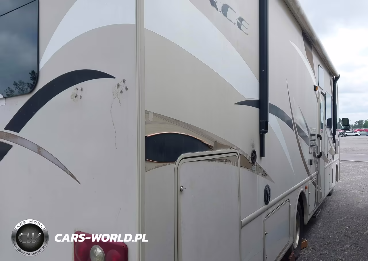 2015 Ford F53 VIN:1F65F5DY9E0A13244 - 4