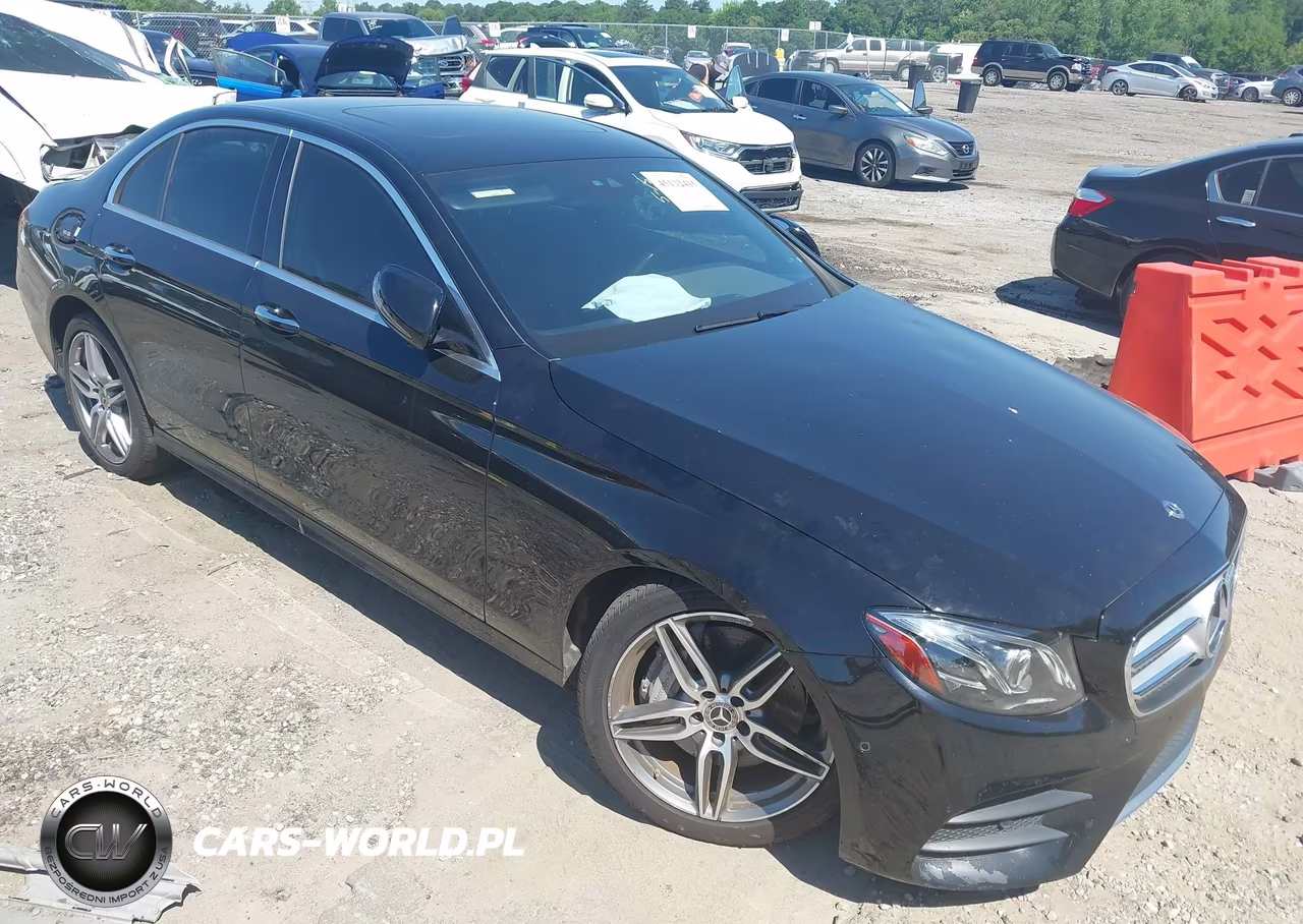 2017 Mercedes-Benz E 300 – zdjęcie 1 z 16