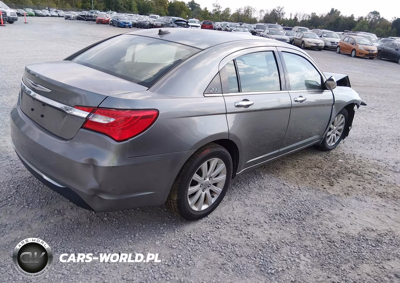 2013 Chrysler 200 Limited VIN:1C3CCBCG6DN751819 - 4
