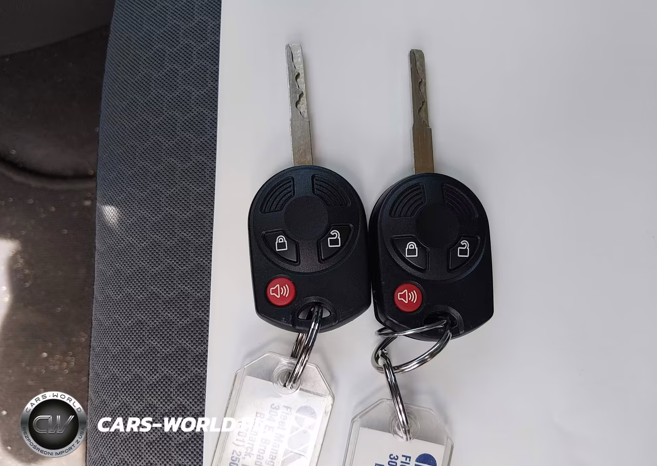 2018 Ford Escape Se VIN:1FMCU9GD5JUD31063 - 11