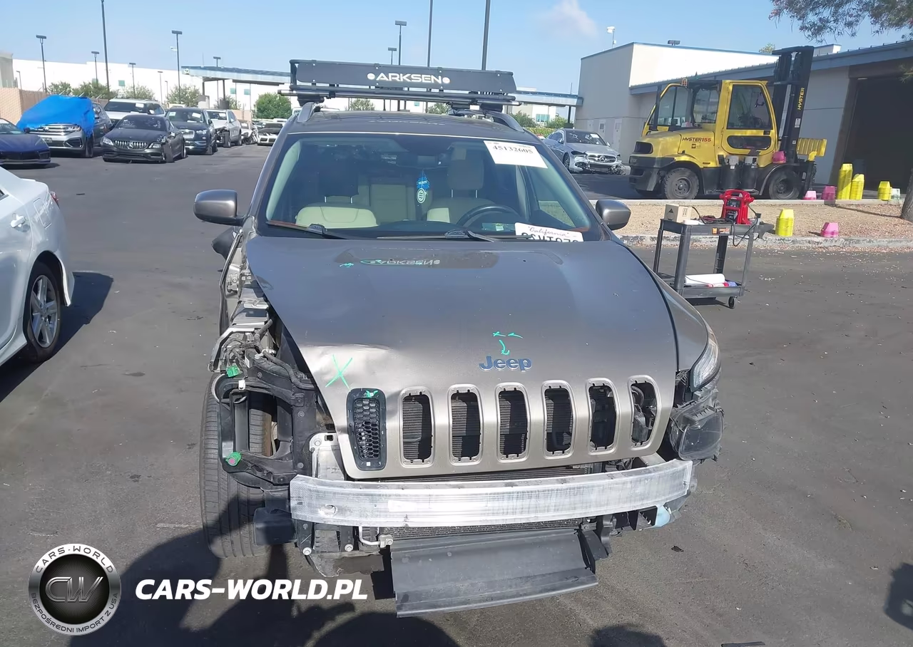 2016 Jeep Cherokee Latitude VIN:1C4PJMCS1GW311363 - 13