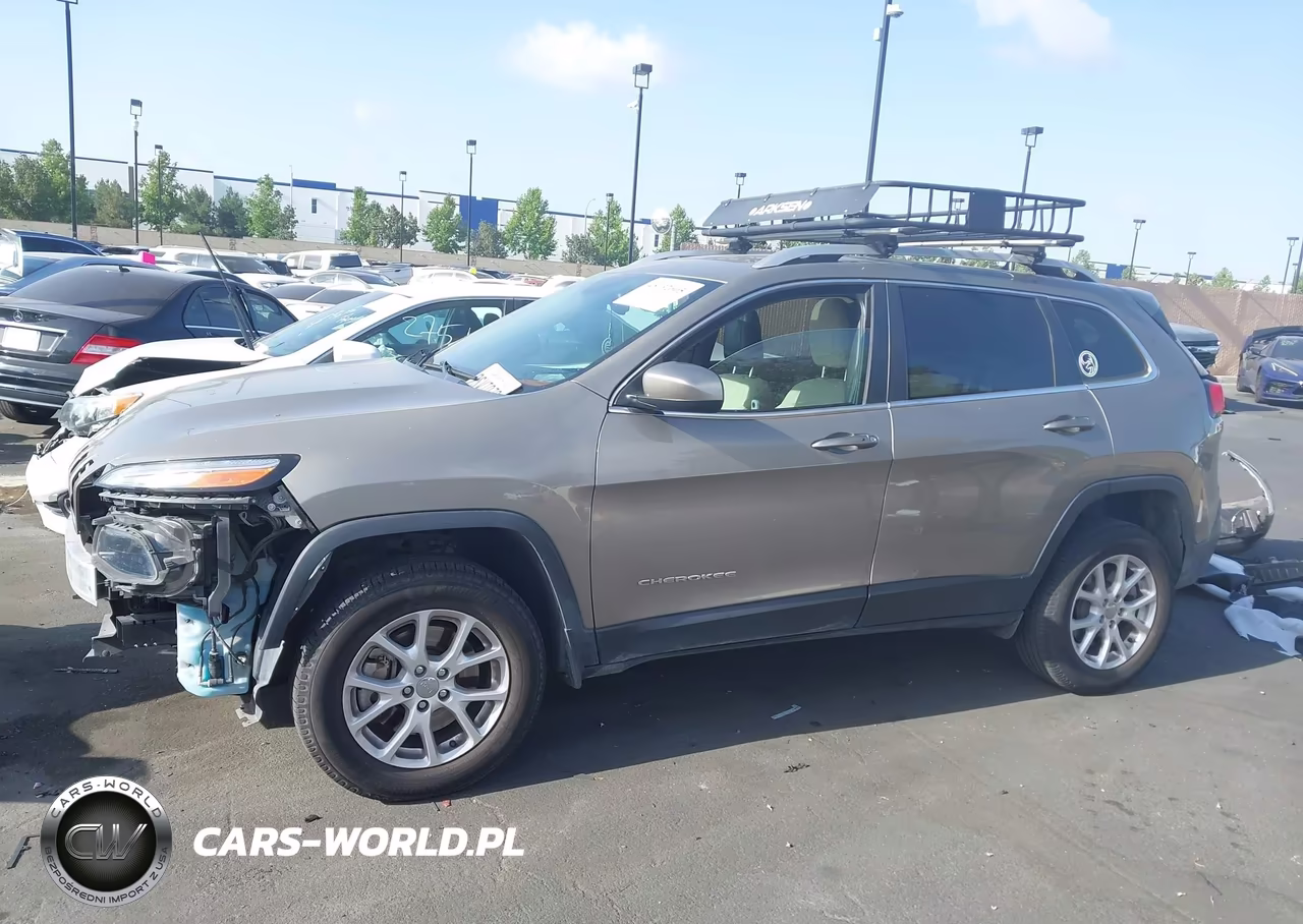 2016 Jeep Cherokee Latitude VIN:1C4PJMCS1GW311363 - 15