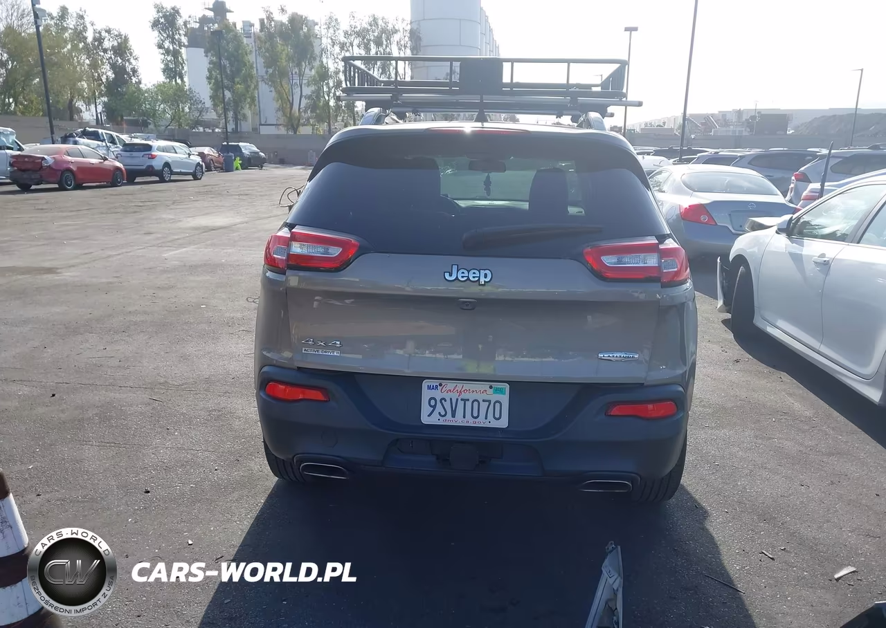 2016 Jeep Cherokee Latitude VIN:1C4PJMCS1GW311363 - 17
