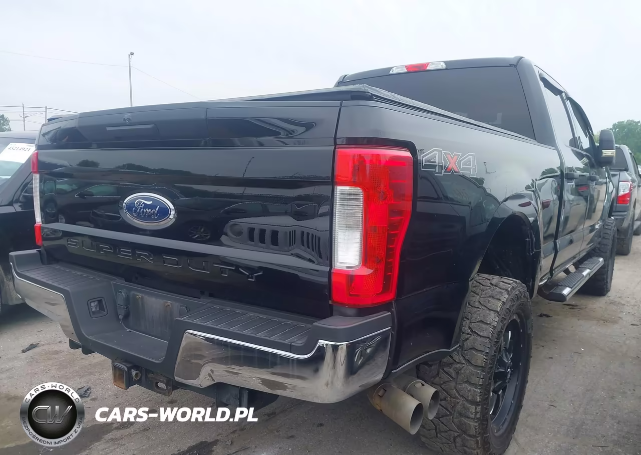 2017 Ford F-250 Xlt VIN:1FT7W2BT2HEF19940 - 4