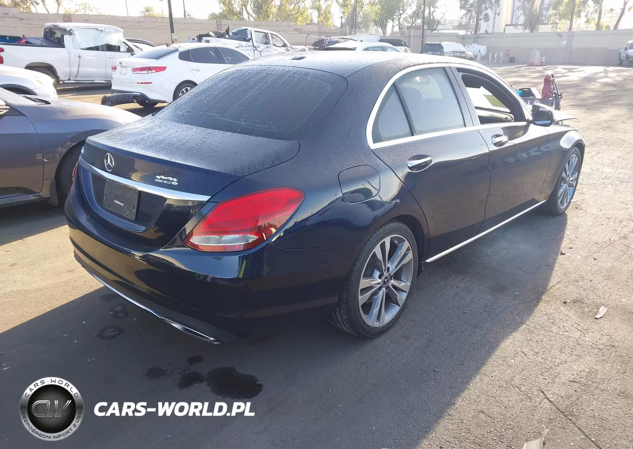 2018 Mercedes-Benz C 300 VIN:55SWF4JB7JU250675 - 4