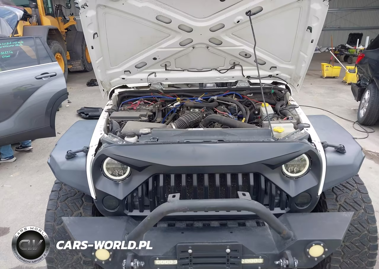 2010 Jeep Wrangler Unlimited Sport VIN:1J4BA3H11AL207320 - 10