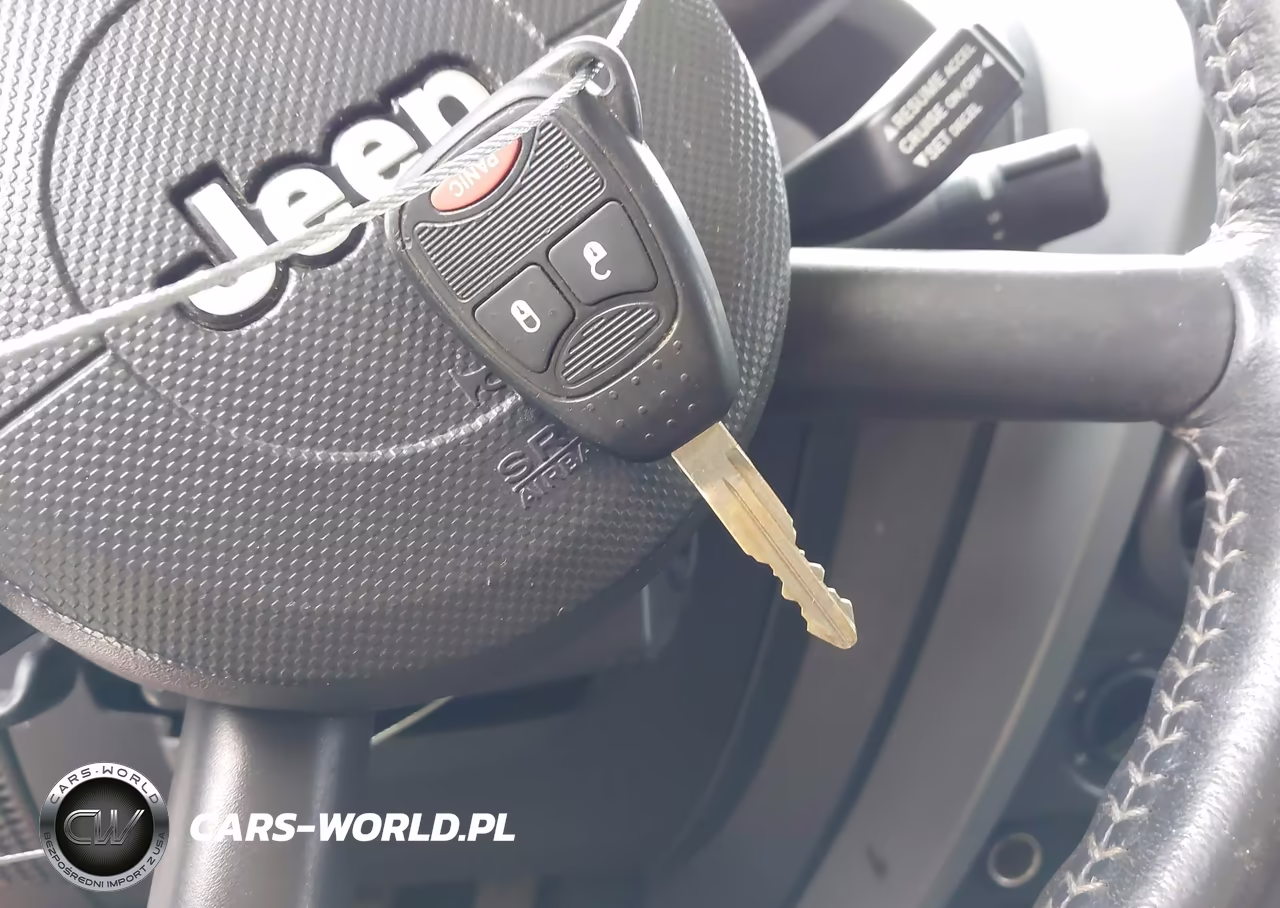 2010 Jeep Wrangler Unlimited Sport VIN:1J4BA3H11AL207320 - 11