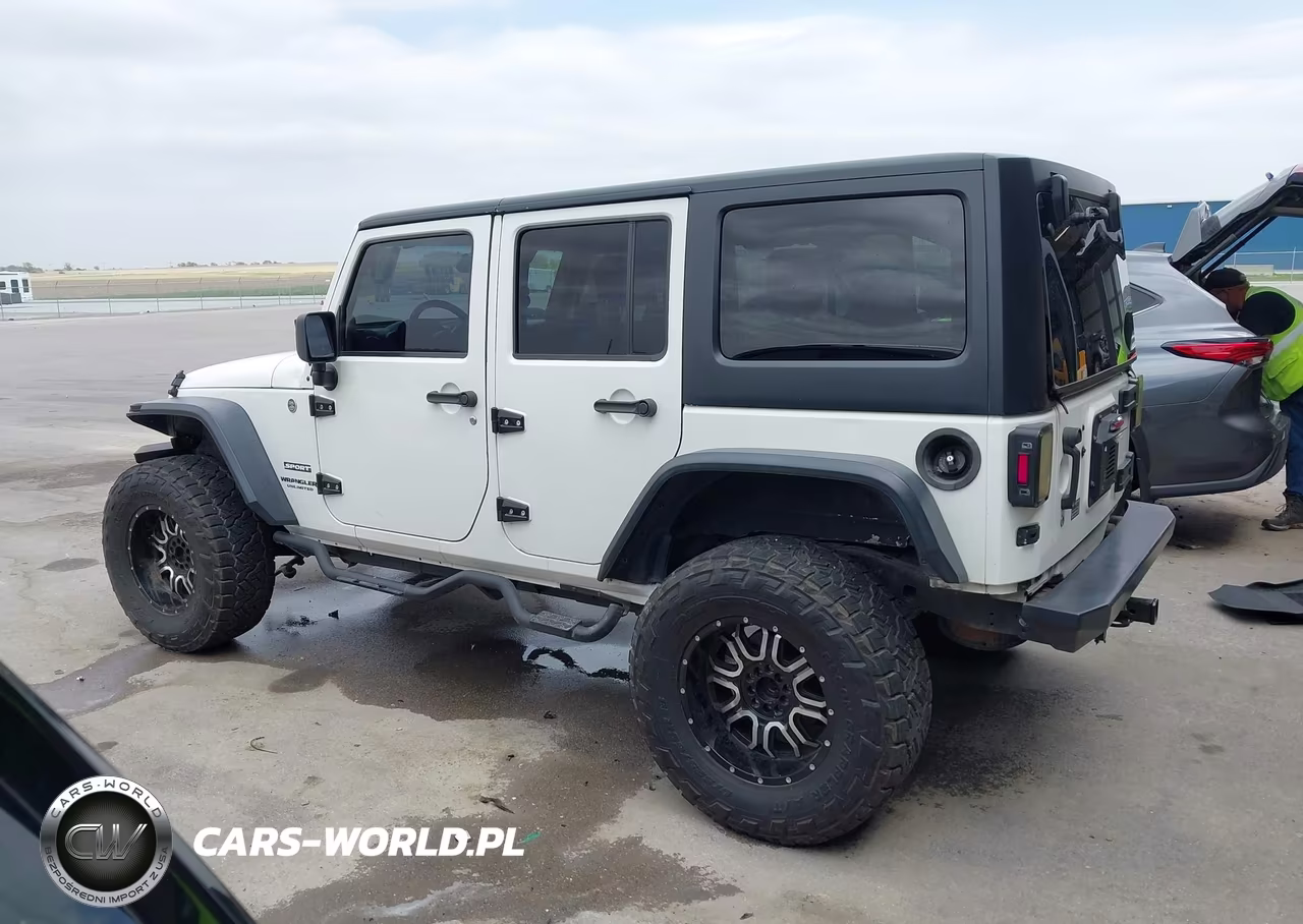 2010 Jeep Wrangler Unlimited Sport VIN:1J4BA3H11AL207320 - 14