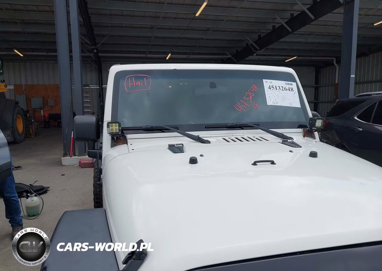 2010 Jeep Wrangler Unlimited Sport VIN:1J4BA3H11AL207320 - 18