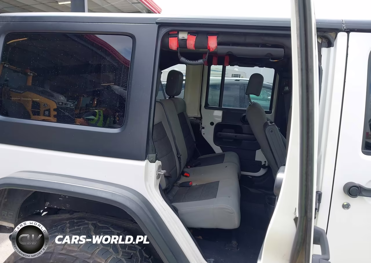 2010 Jeep Wrangler Unlimited Sport VIN:1J4BA3H11AL207320 - 8