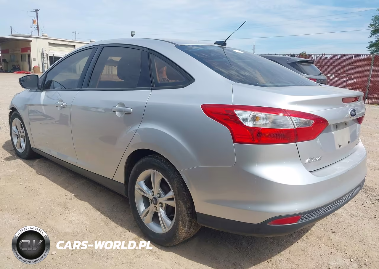 2014 Ford Focus Se VIN:1FADP3F21EL293409 - 3