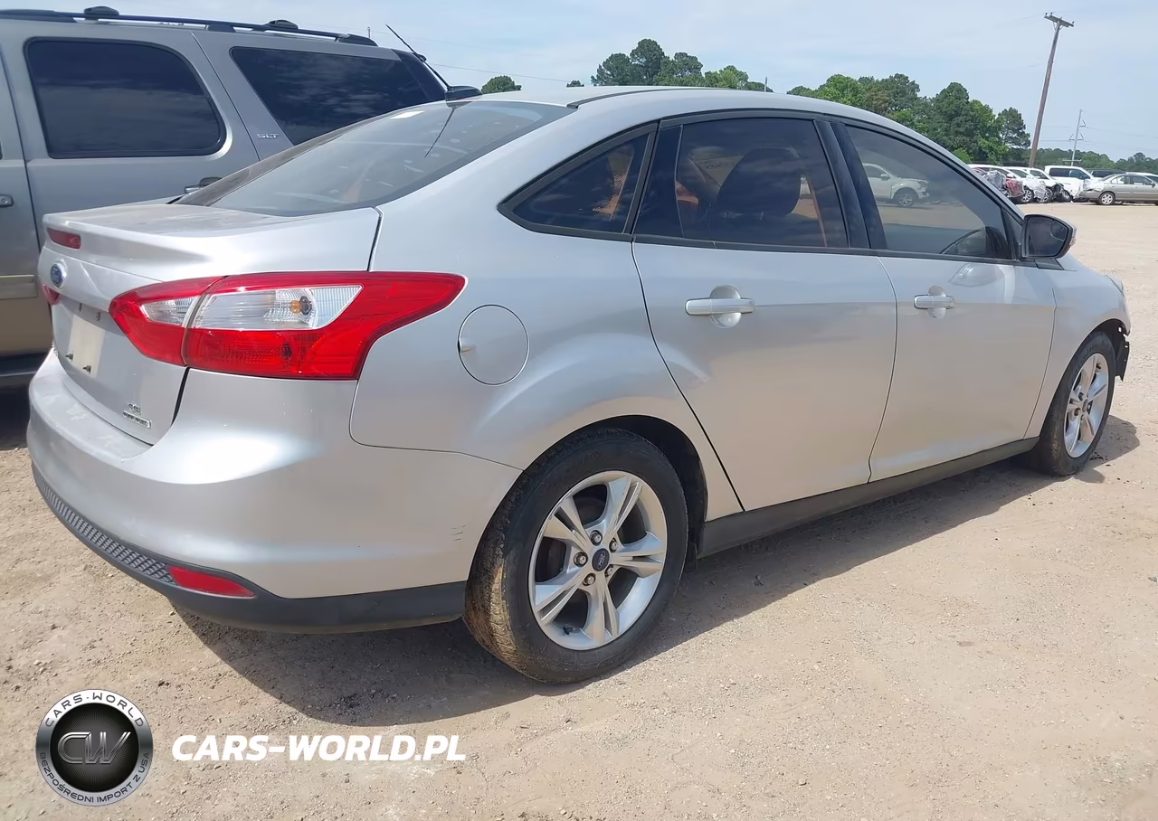 2014 Ford Focus Se VIN:1FADP3F21EL293409 - 4