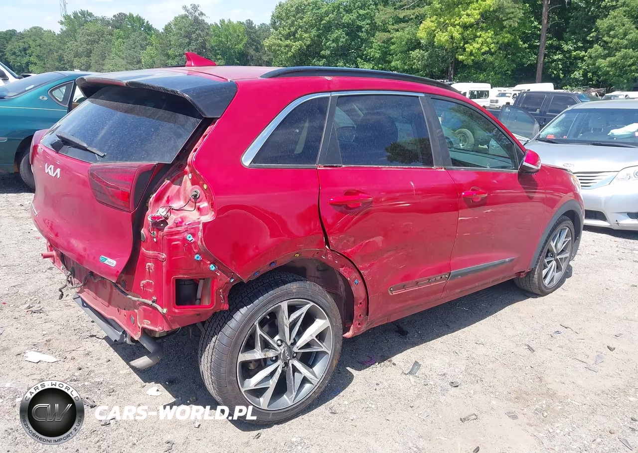 2022 Kia Niro Touring Se VIN:KNDCC3LCXN5535374 - 4