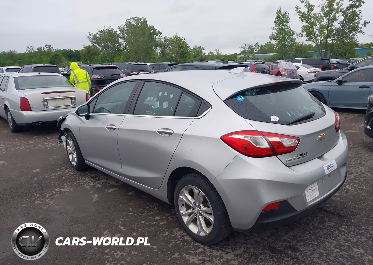 2019 Chevrolet Cruze Lt VIN:3G1BE6SM2KS565044 - 3