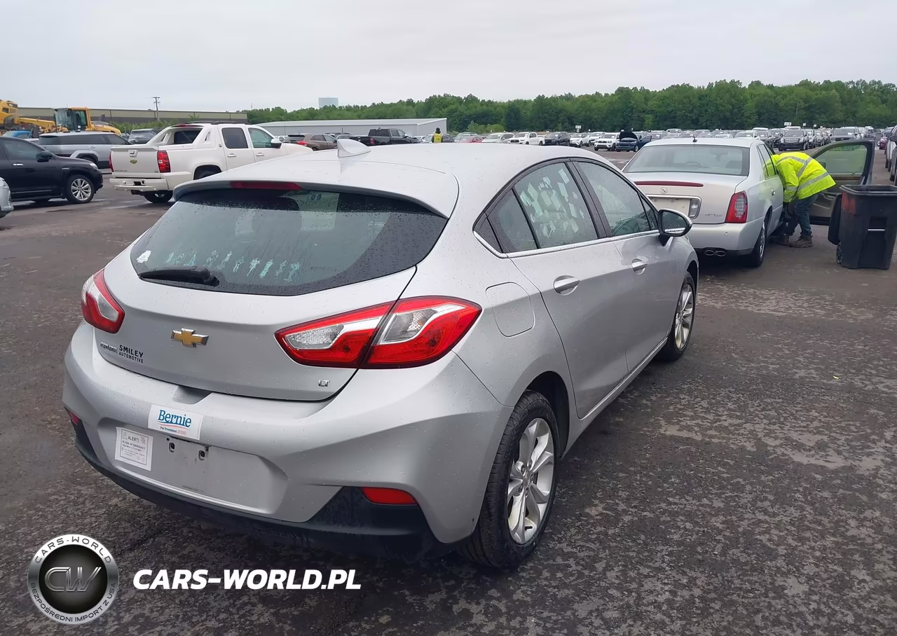 2019 Chevrolet Cruze Lt VIN:3G1BE6SM2KS565044 - 4
