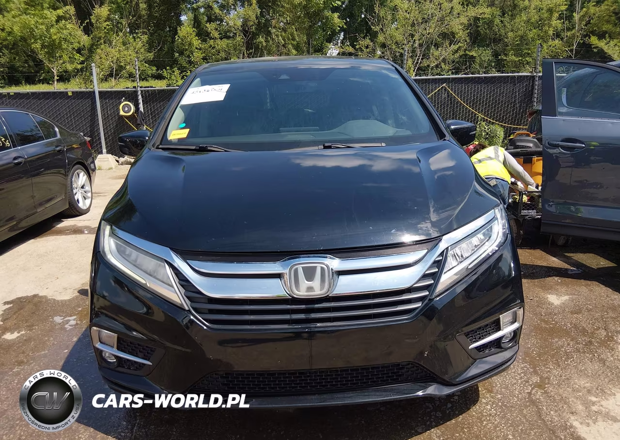 2018 Honda Odyssey Elite VIN:5FNRL6H90JB063977 - 13