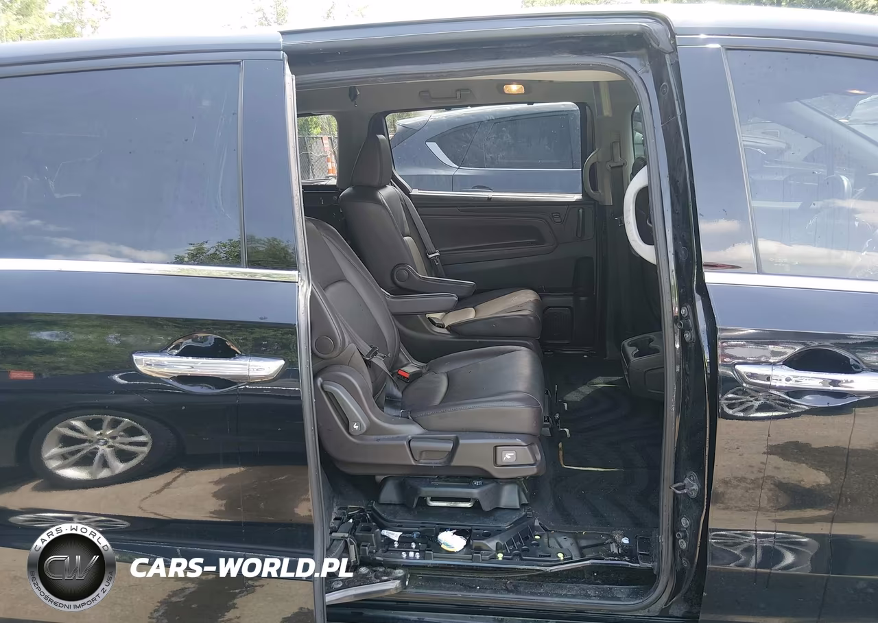 2018 Honda Odyssey Elite VIN:5FNRL6H90JB063977 - 8