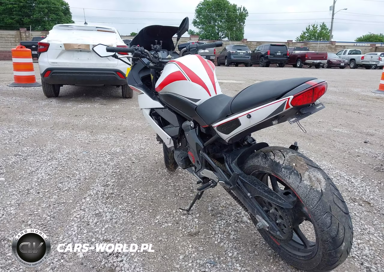 2011 Kawasaki Ex650 C VIN:JKAEXEC11BDA71882 - 3