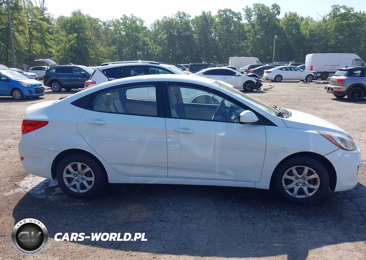 2013 Hyundai Accent Gls VIN:KMHCT4AE1DU489864 - 13