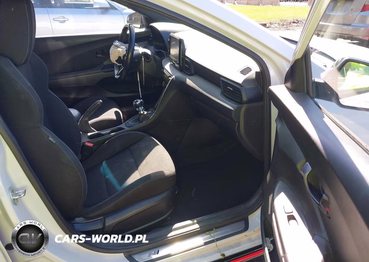 2020 Hyundai Veloster N VIN:KMHT36AH8LU003748 - 5