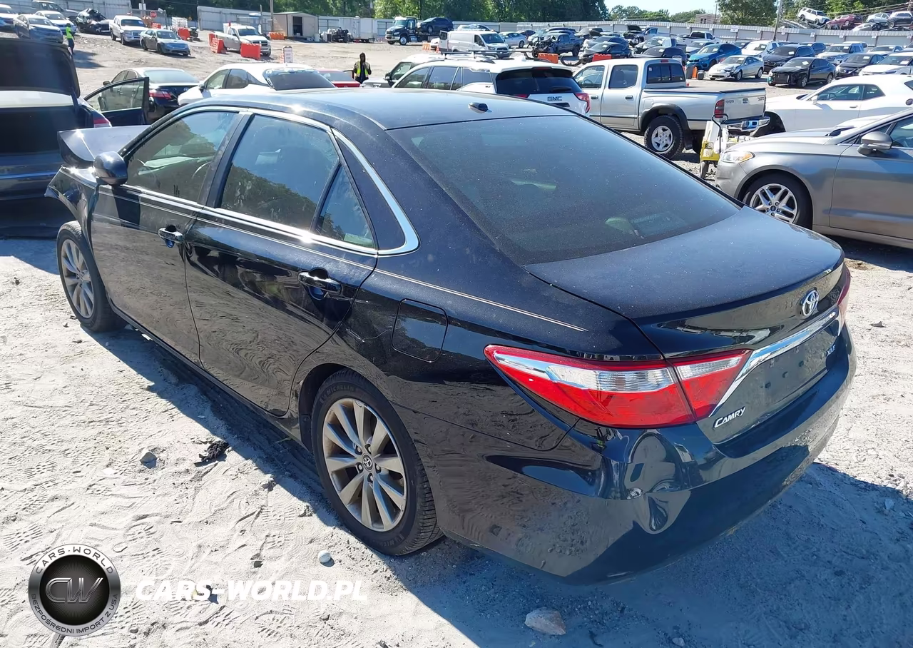 2015 Toyota Camry Xle VIN:4T1BF1FK7FU912238 - 3