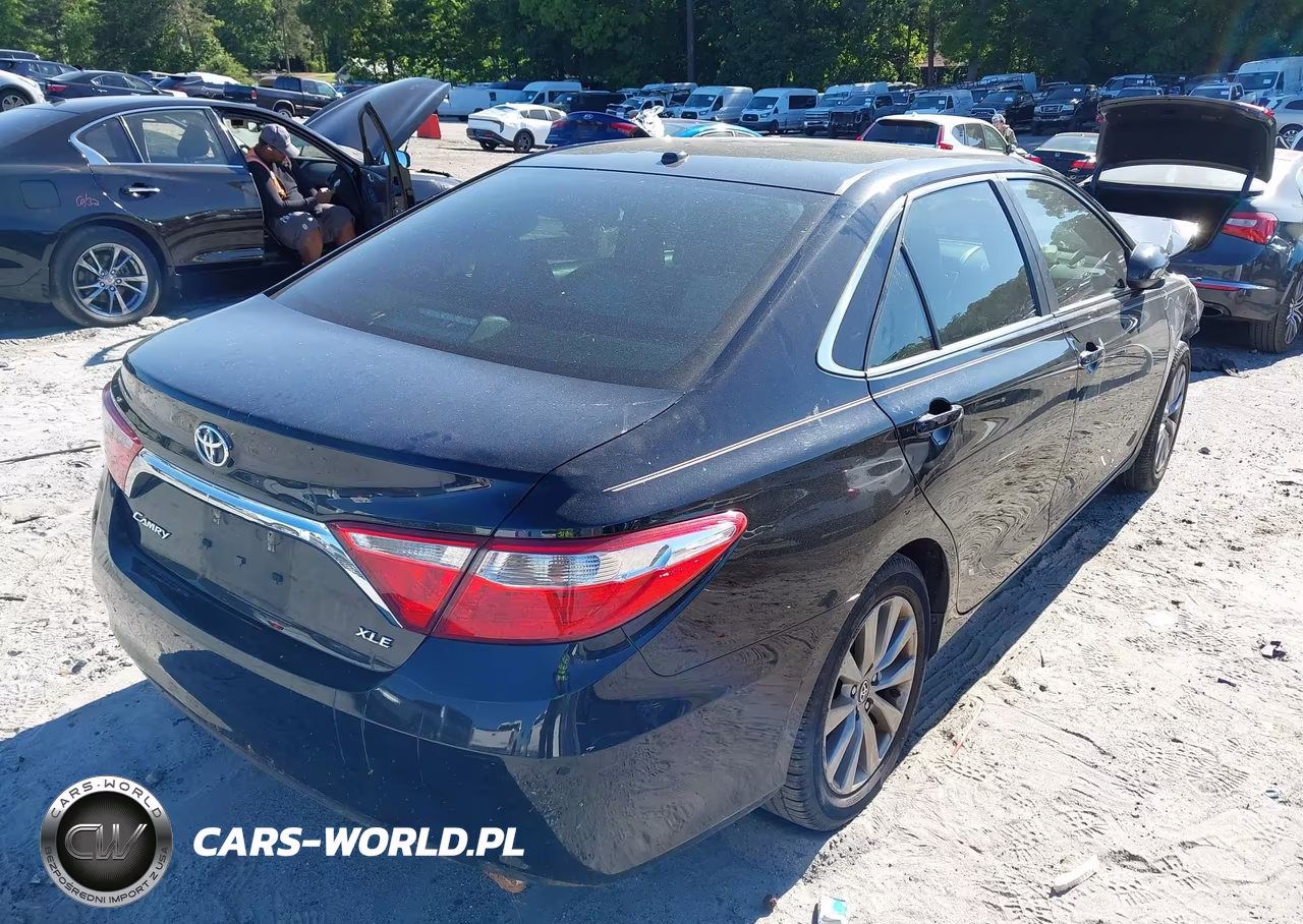 2015 Toyota Camry Xle VIN:4T1BF1FK7FU912238 - 4