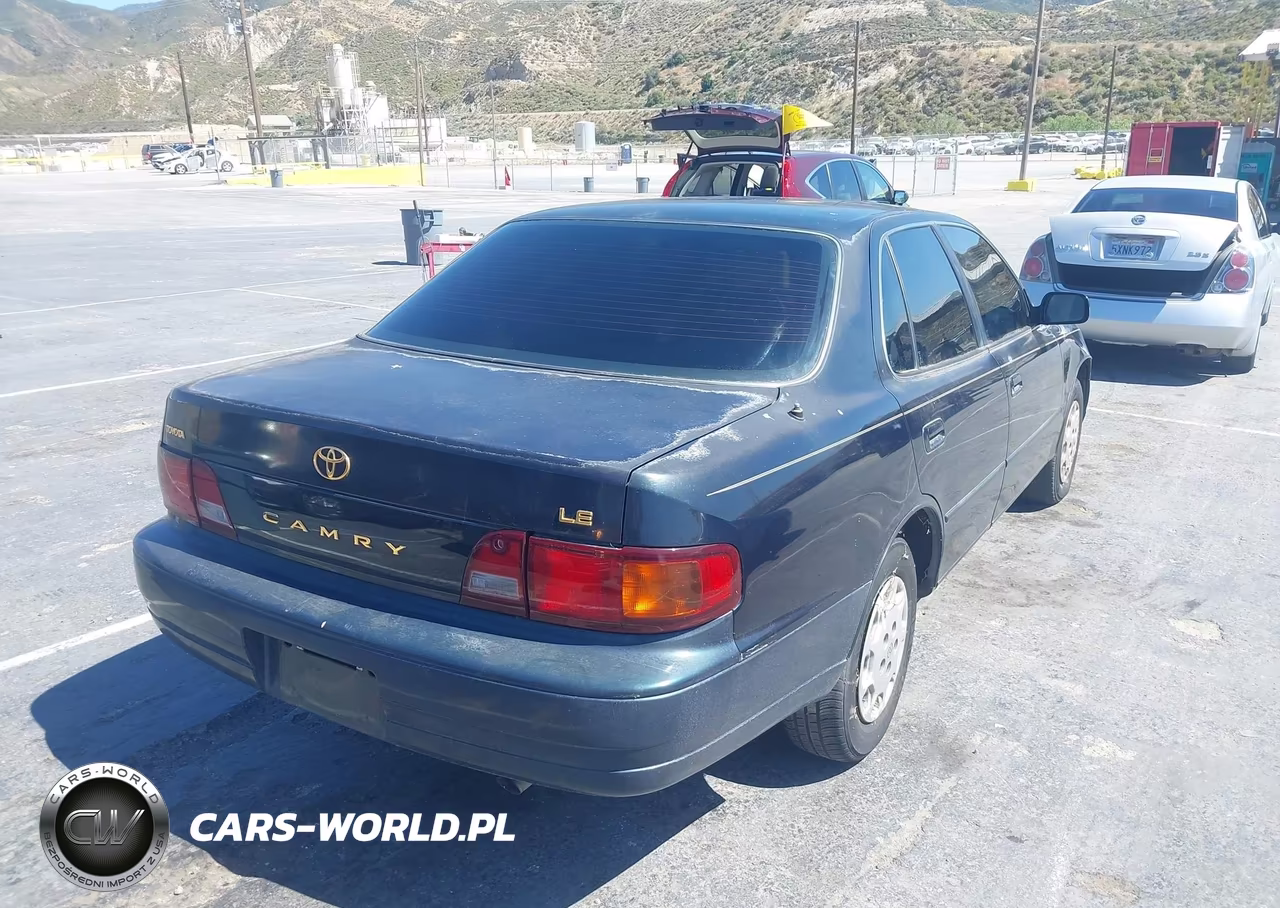 1995 Toyota Camry Le VIN:4T1SK12E0SU888581 - 4