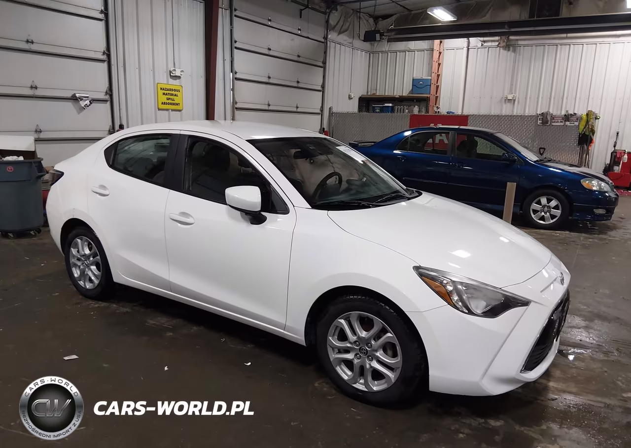 2016 Scion Ia – zdjęcie 1 z 16