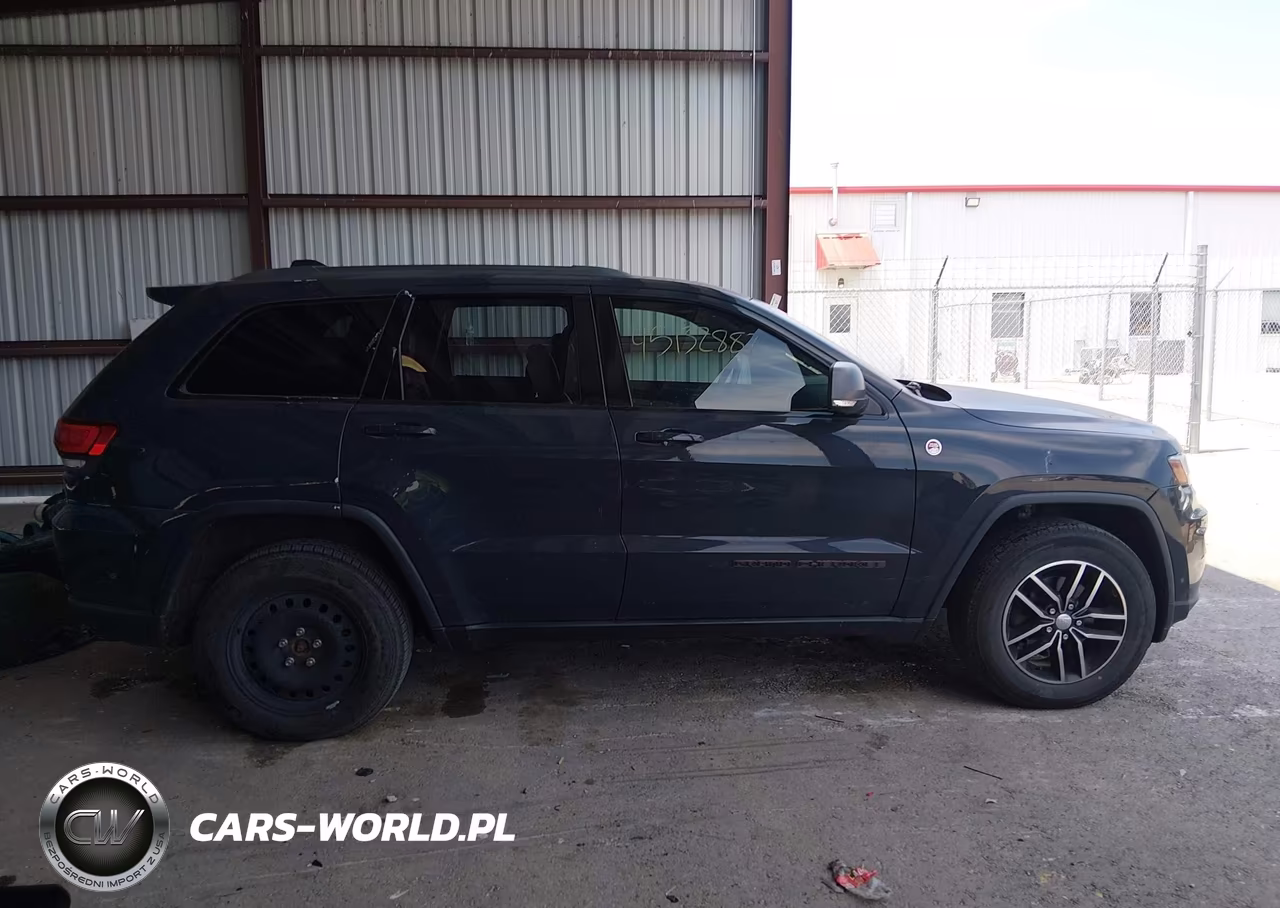 2018 Jeep Grand Cherokee Trailhawk 4X4 VIN:1C4RJFLG5JC268588 - 14