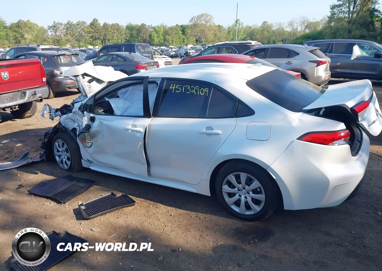 2026 Toyota Corolla Hybrid Hybrid Le VIN:JTDBCMFE3T3134417 - 13