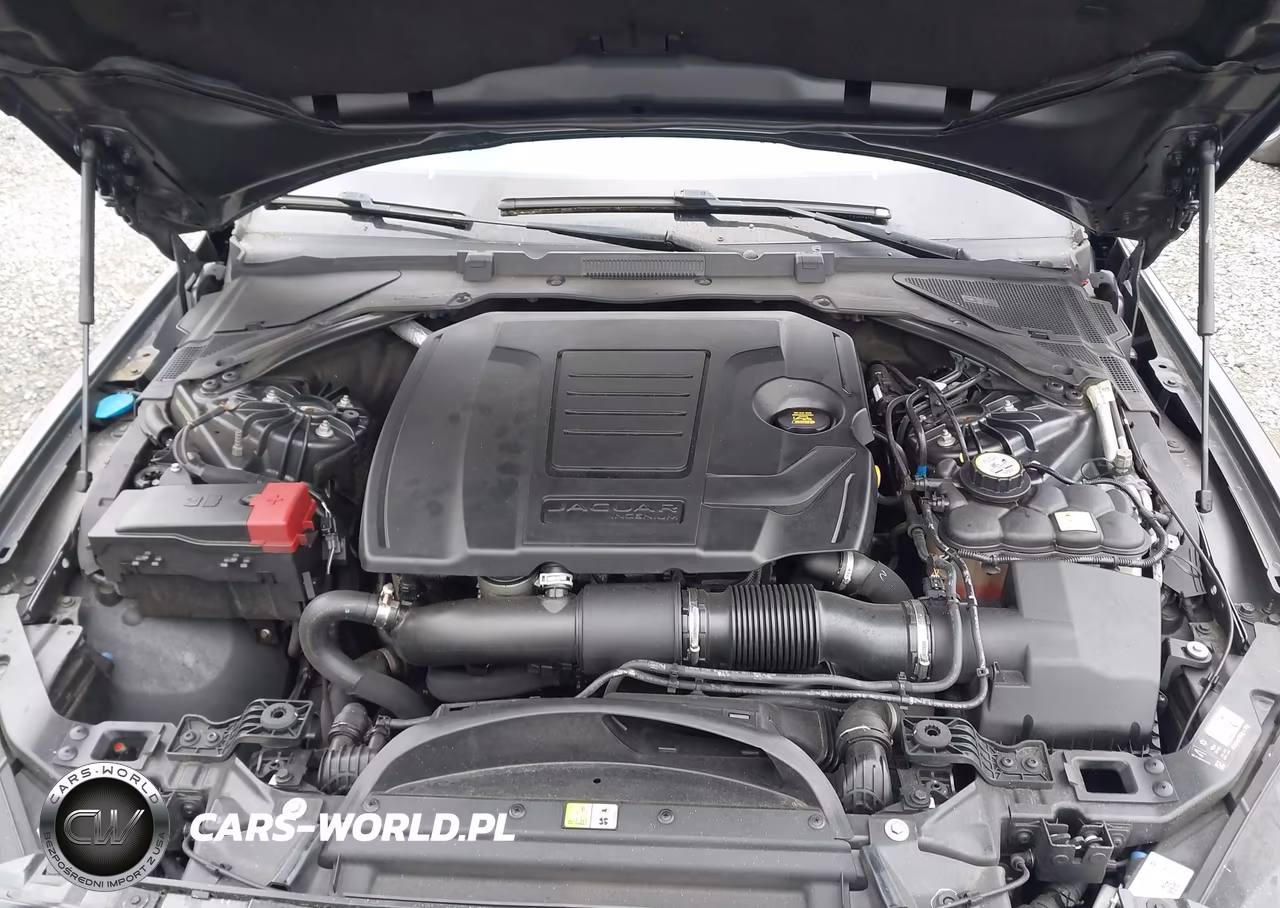 2018 Jaguar Xe 25T Premium VIN:SAJAJ4FX5JCP19971 - 10